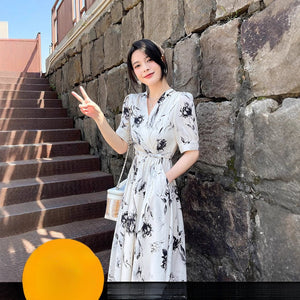 Women's Elegant Short-Sleeve V-Neck Midi Body-Slimming Chic Commuter Dress